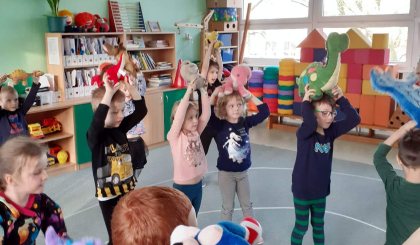 Naše Země - vznik života a dinosauři