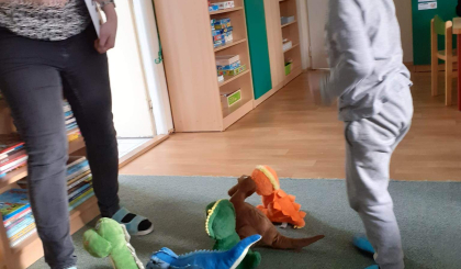 Naše Země - vznik života a dinosauři
