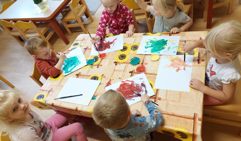 Týden na sluníčkách: Nezahálíme, pracujeme, tvoříme